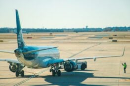 The 10 Largest Airports in USA (By Size) in 2026