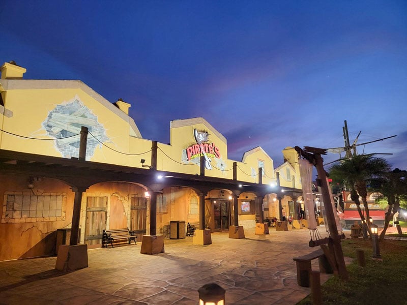 Pirates Dinner Adventure offers thrilling pirate battles and stunts alongside a tasty meal experience.