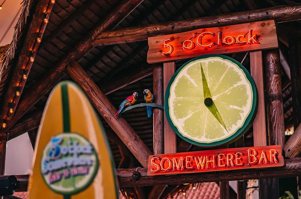5 O'Clock Somewhere Bar & Grill