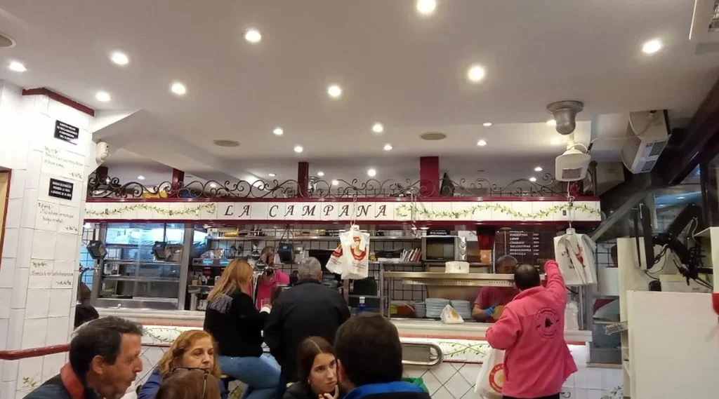 Inside Bar La Campana