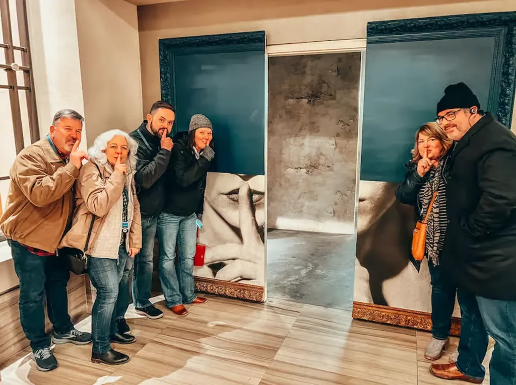 Prohibition, Ghosts, Cocktails and Bites Tour