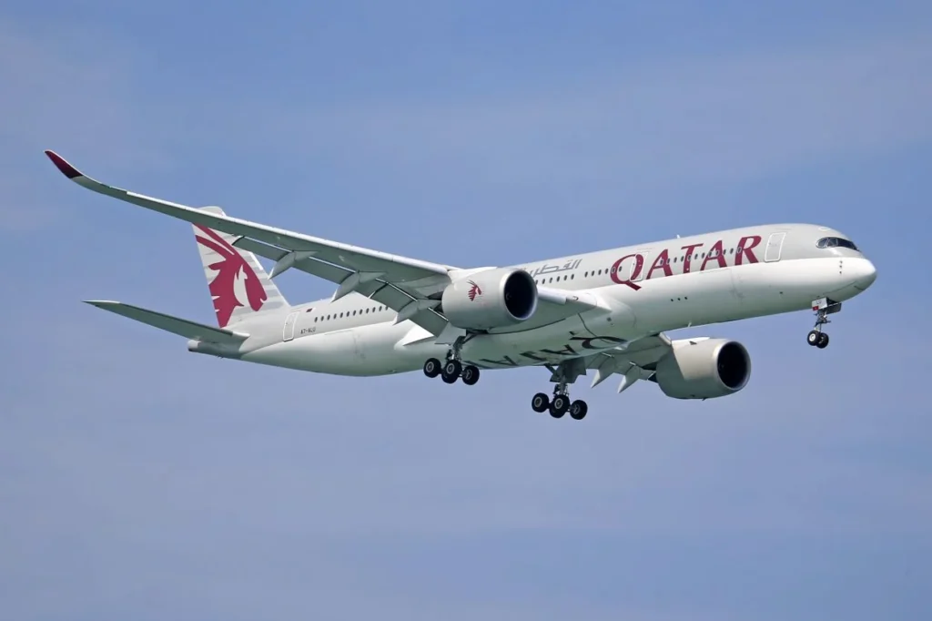 Qatar Airways Airbus A350 passenger jet landing