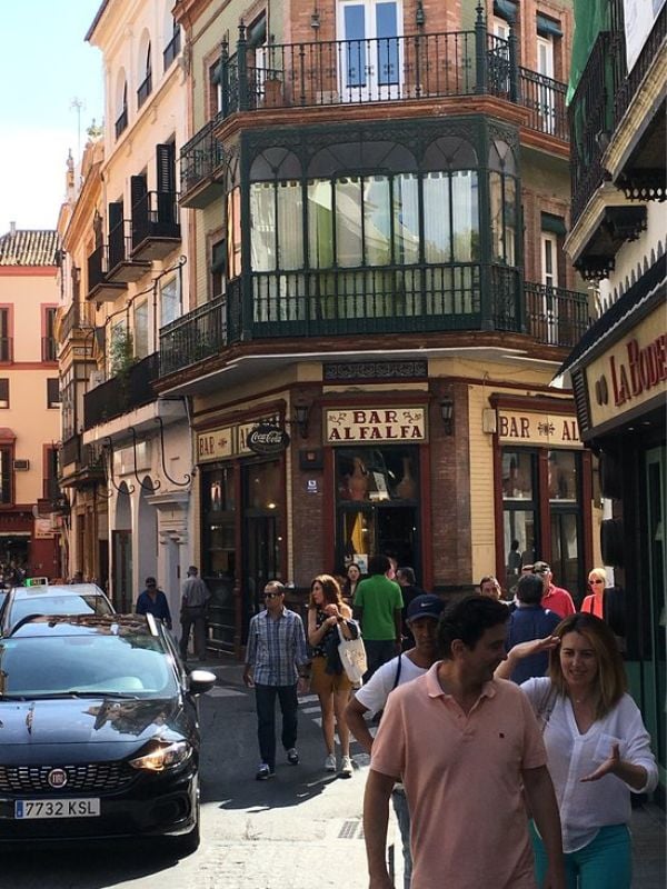 For those seeking enjoyable destinations in Seville, Alfalfa promises an unforgettable experience.