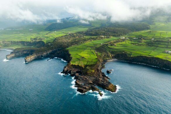 Best Airlines to Fly to the Azores Featured Image