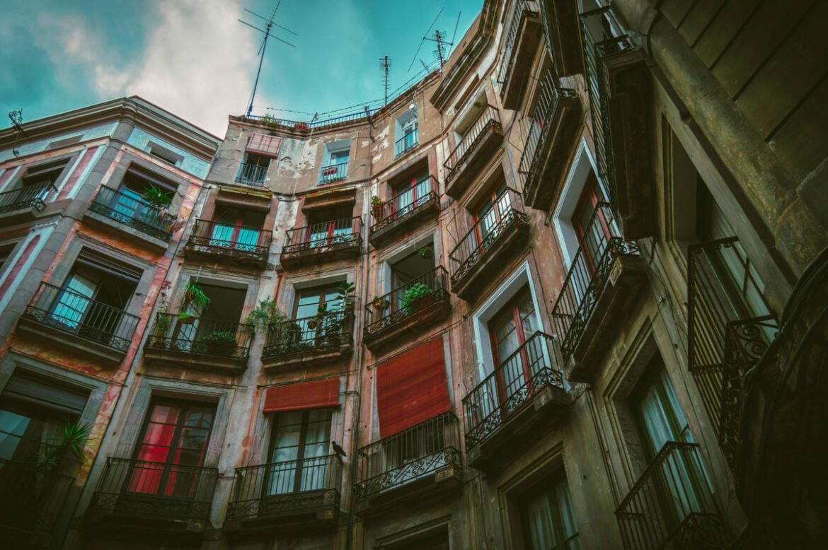 Best Hostels in Barcelona for Young Adults
