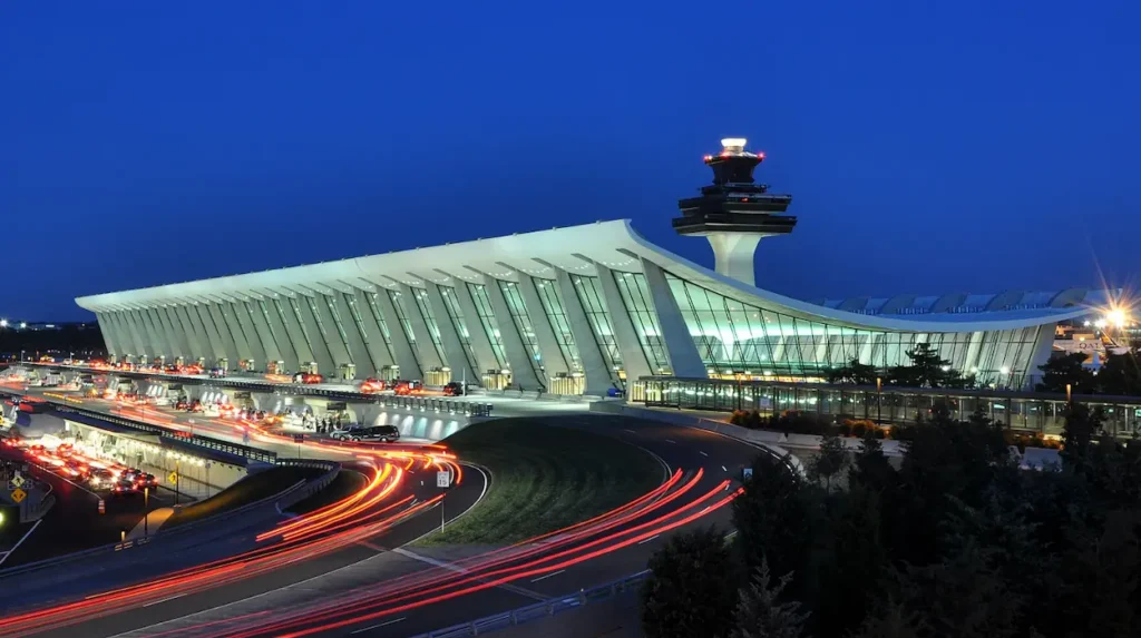 Washington Dulles International Airport (IAD)