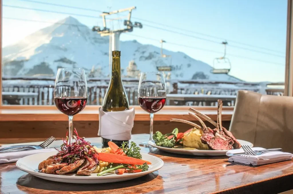 Food and scenic view at Everett's 8800