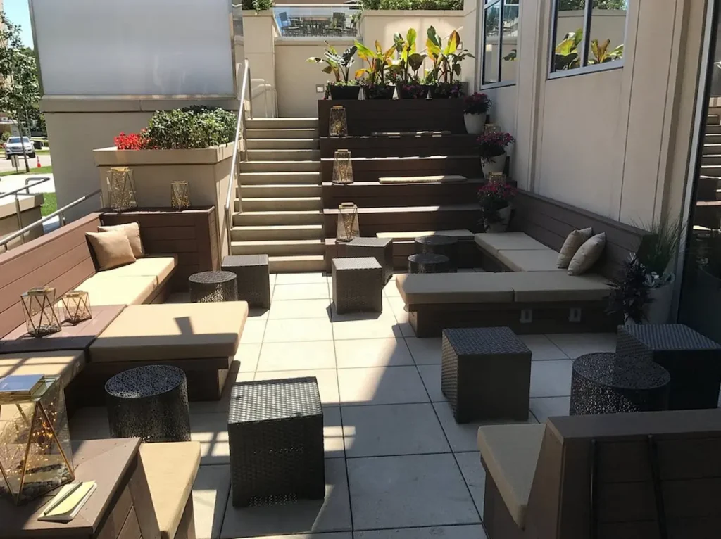 The Monarch Cocktail Bar & Lounge