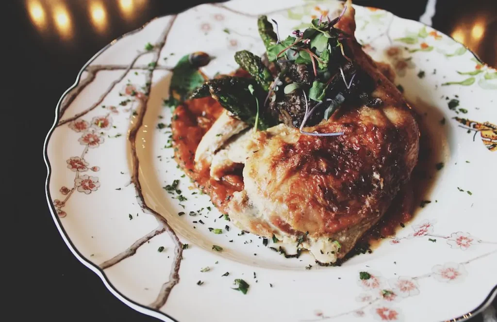 Chicken Chasseur / 18
Espagnole braised, foraged mushroom duxelles