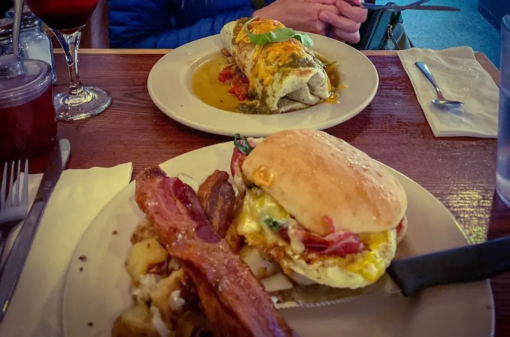 Breakfast at Cateye Cafe