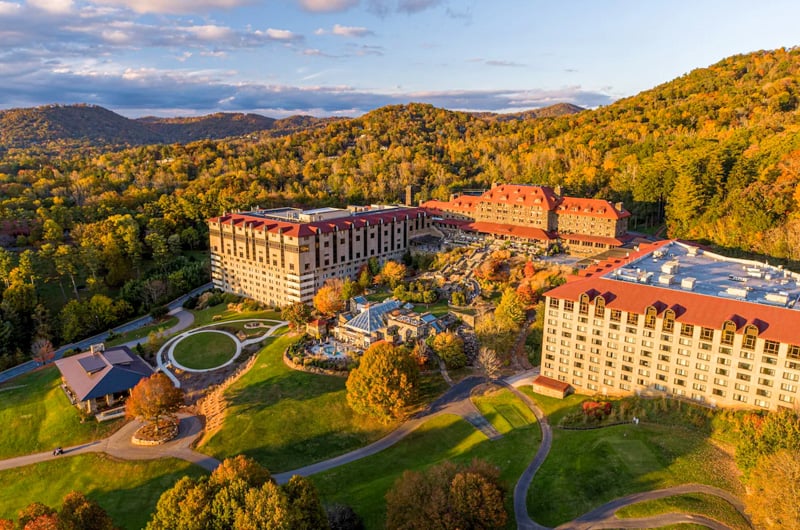 Omni Grove Park Inn view during the fall