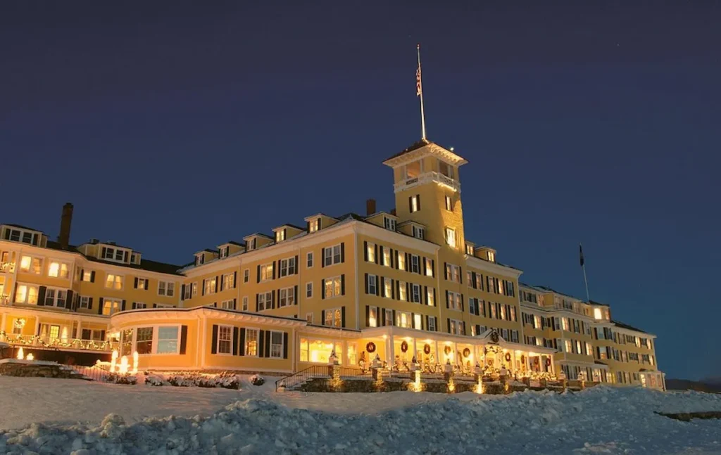 Mountain View Grand Resort & Spa at night