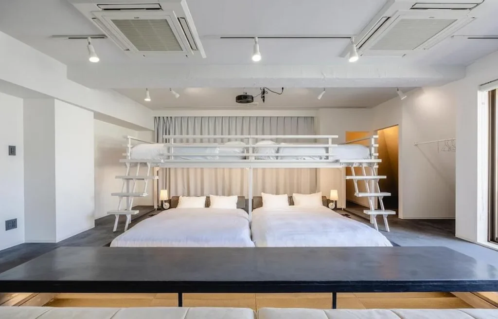 Cocts Akihabara whole room