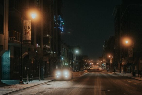 12 EPIC Nighttime Things to Do in Grand Rapids