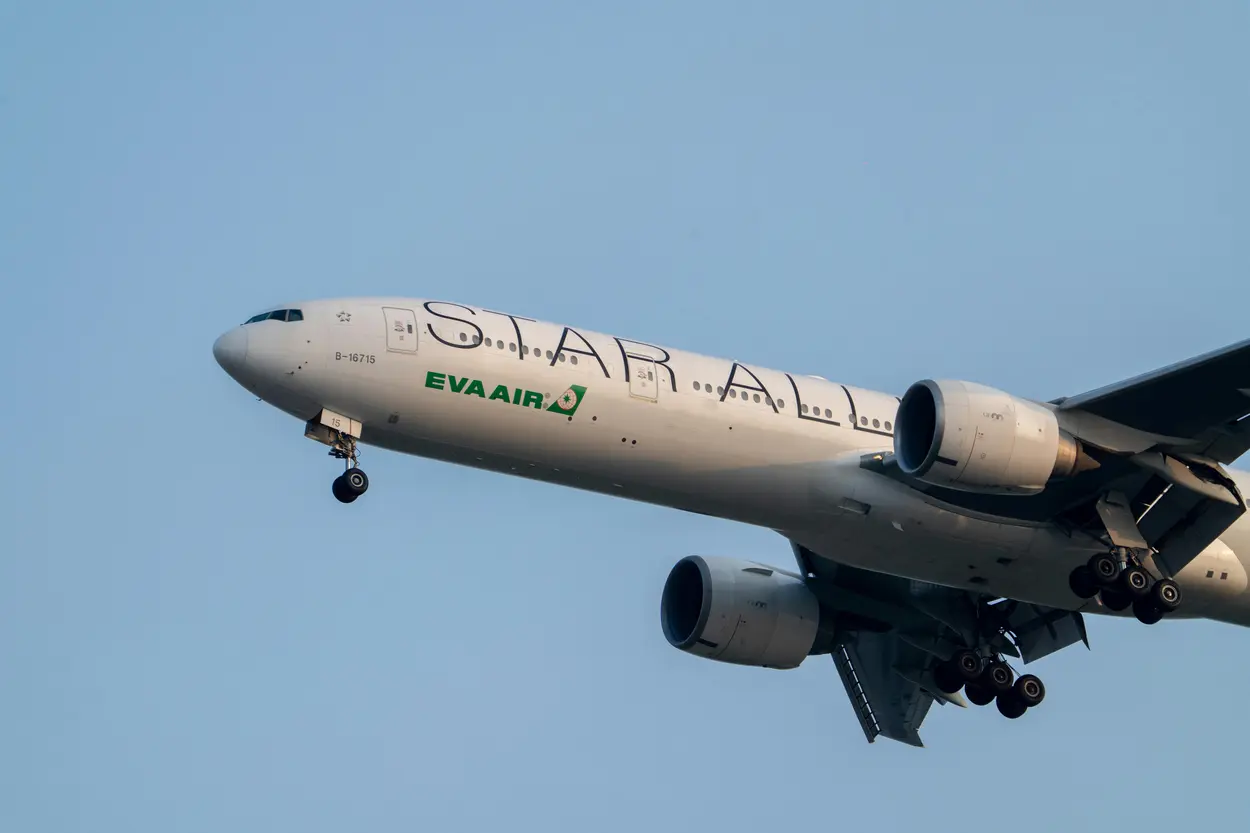  EVA Air 777 in Star Alliance livery flying from Taipei to North America