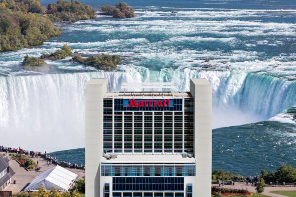 10 Hotels with AMAZING Views of Niagara Falls