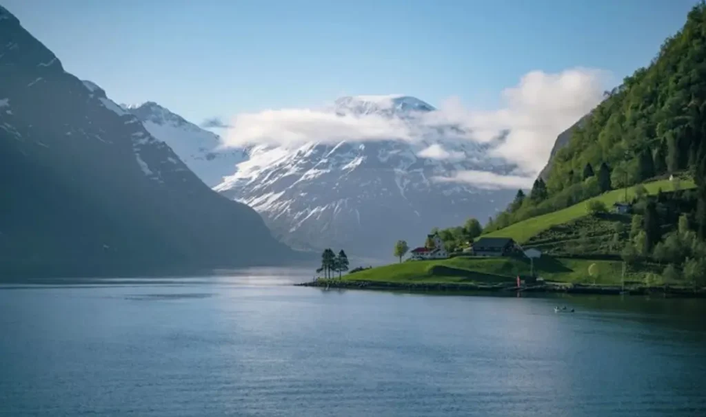 Hjørundfjord
