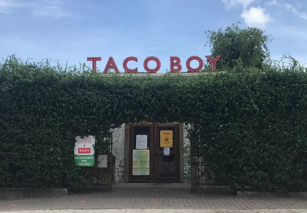 Exterior of Taco Boy