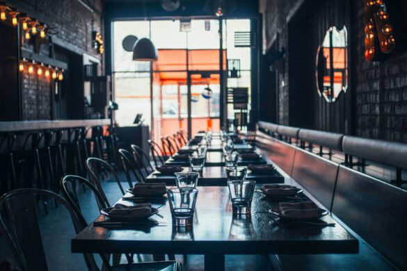 12 Unique Restaurants in Louisiana: Vampires, Hotpots, and Patacons