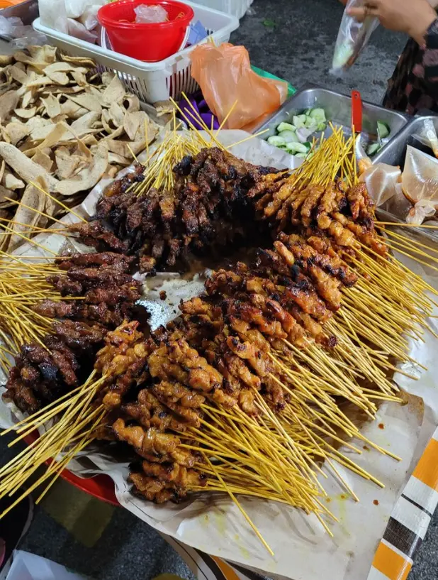 Taman Connaught Night Market