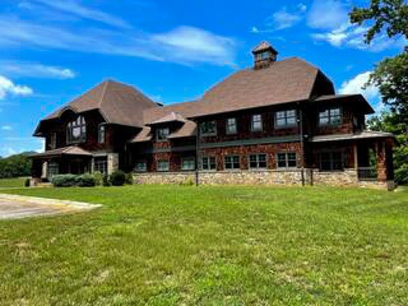 This stunning lodge is one of the best fall foliage Airbnbs in the US, offering plenty of space and beautiful views for a perfect autumn retreat