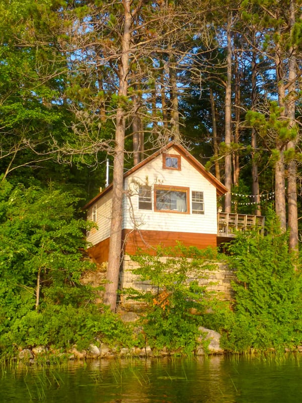 This lakeside cabin is one of the best fall foliage Airbnbs in the US—ideal for a chill getaway right by the water