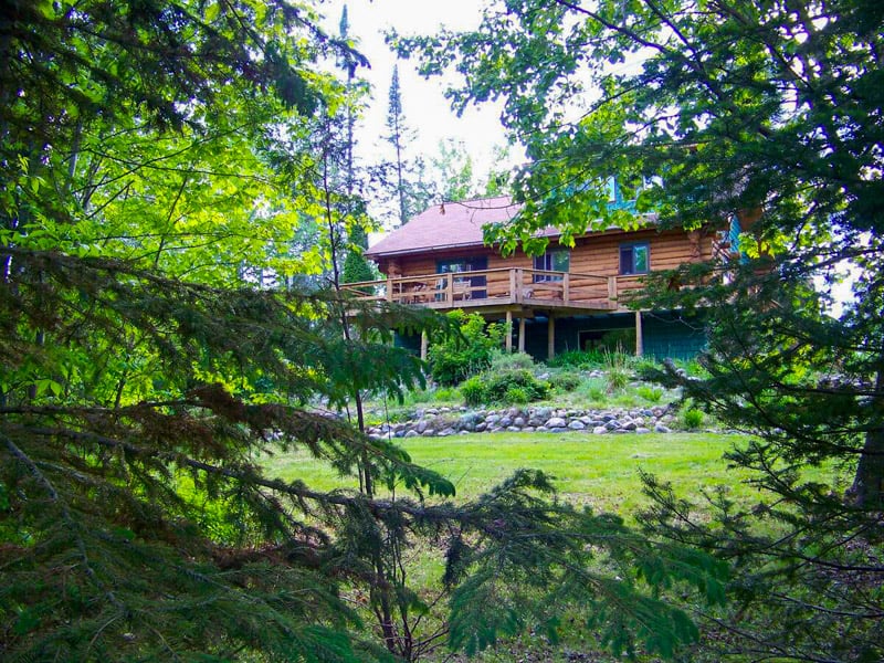 This hidden log cabin is the perfect spot for kicking back and soaking in nature—total peace and quiet