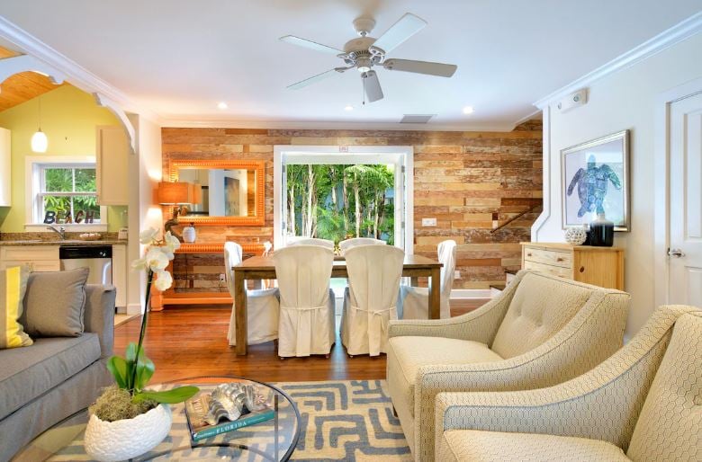 Extravagant interior decor