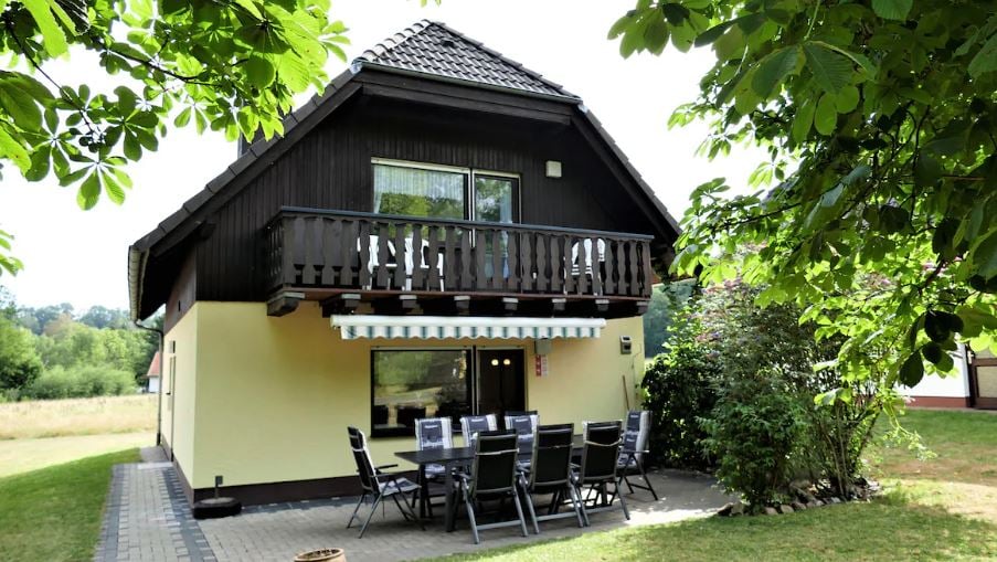 Large holiday home on the edge of the Ferienwohnpark Silbersee