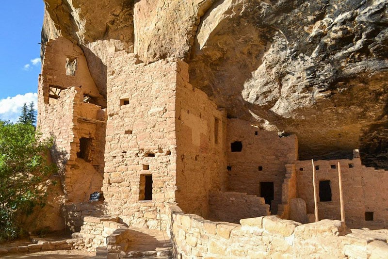 Spruce Tree House, the third-largest cliff dwelling, is a short self-guided tour from Chapin Mesa Museum.