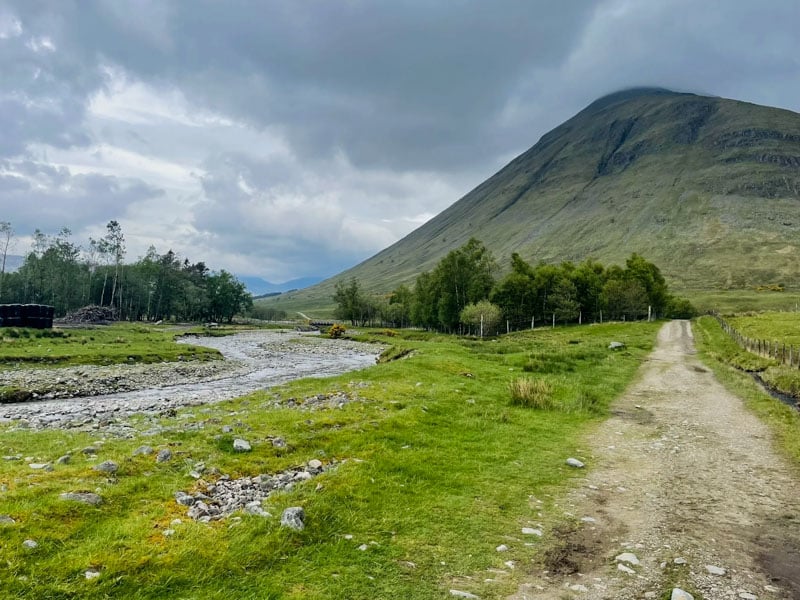 The 154 km West Highland Way offers stunning views from Milngavie to Fort William.