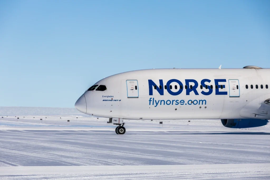 Norse Atlantic Airways 787-9 Dreamliner in Antarctica